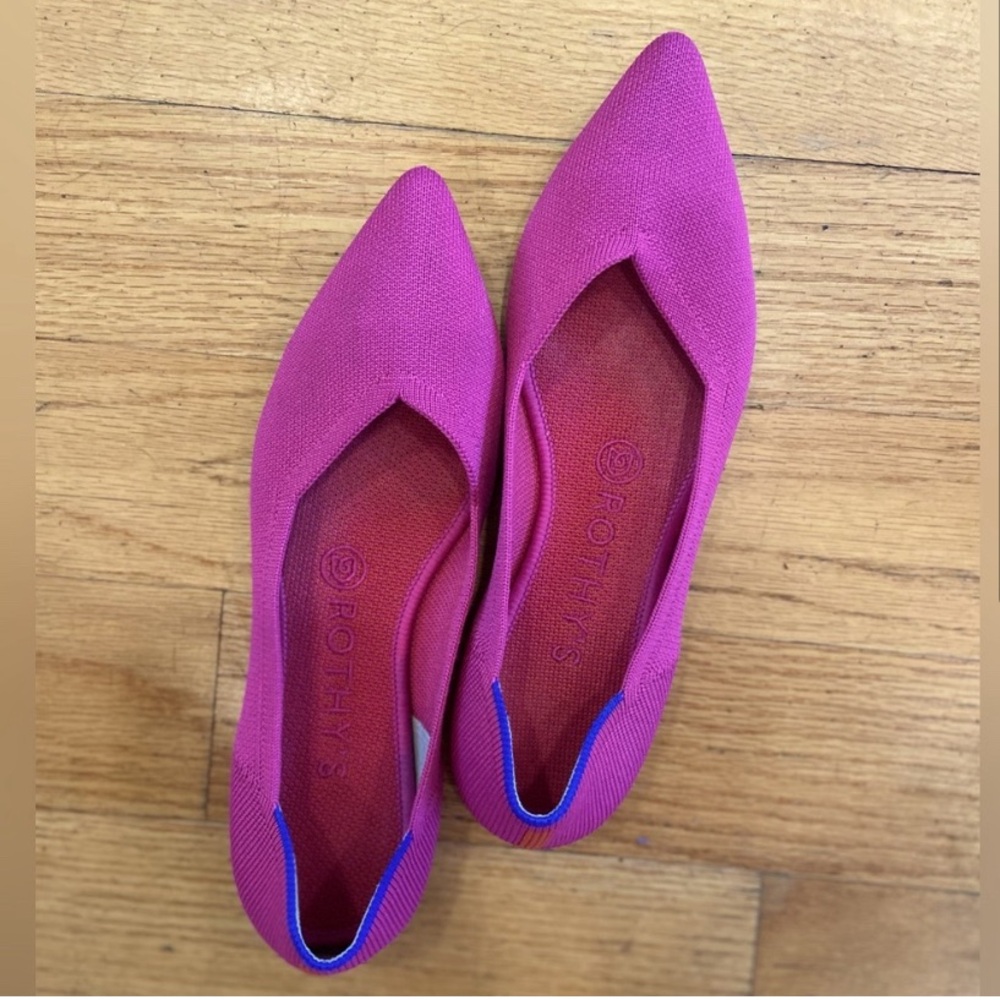 Cute pink Rothy’s size 7.5 but fit more like a 7